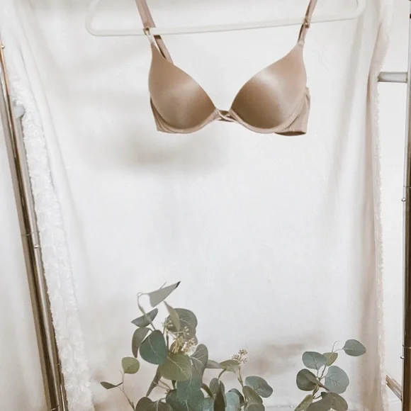 Victoria Secret Bombshell bra bundle 🤍🤎🖤 - Picture 3 of 5